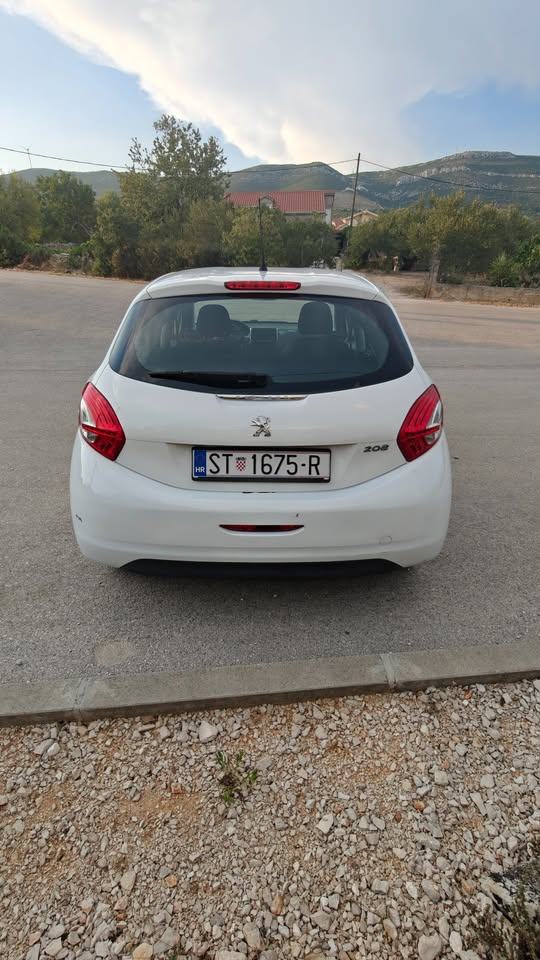 Peugeot 208 1,4 HDi, fotografija 4