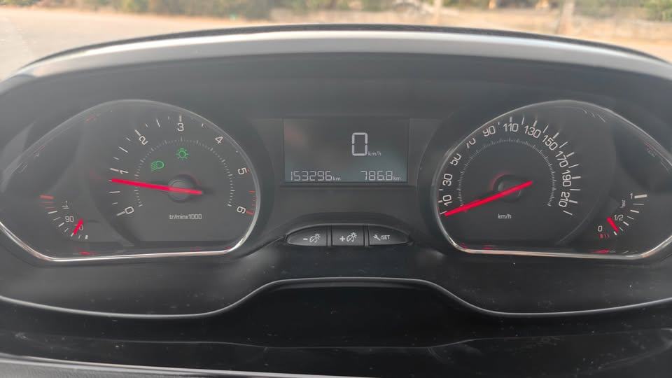 Peugeot 208 1,4 HDi, fotografija 7