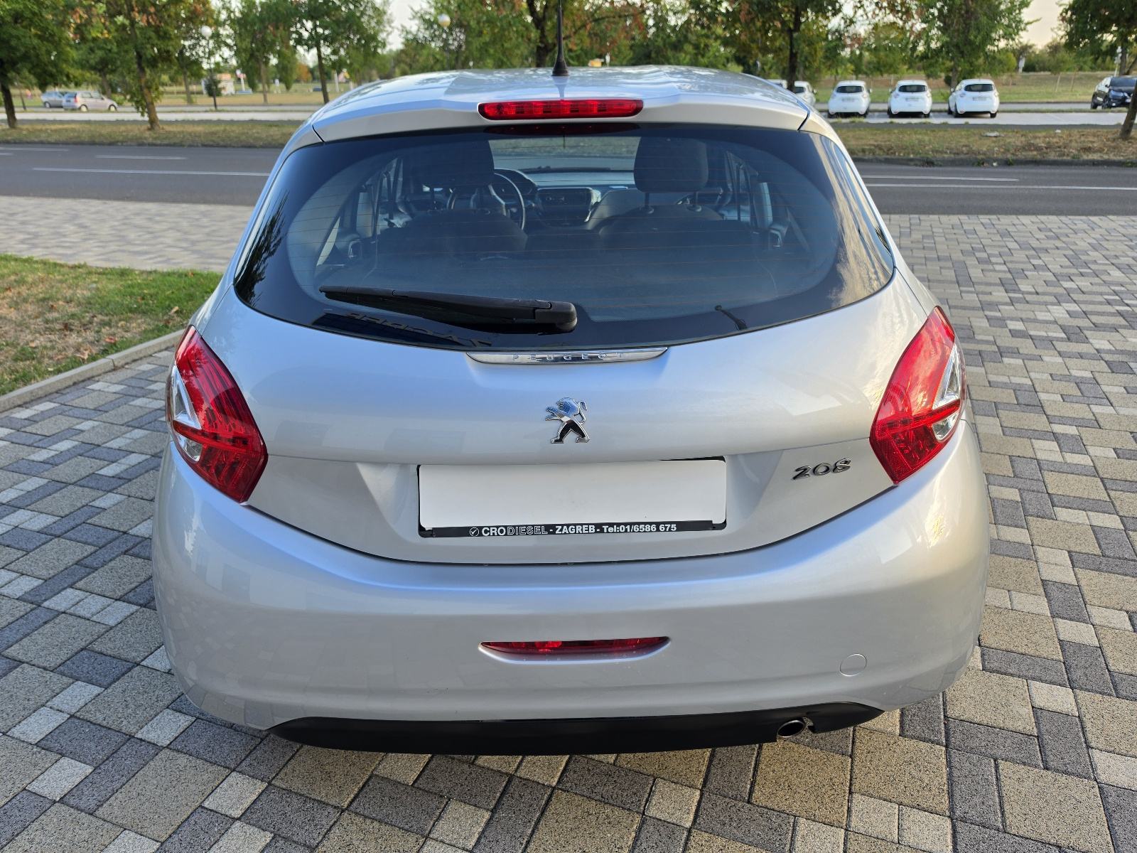 Peugeot 208 1,4 VTi **ACTIVE**KLIMA**ALU**SERVISNA**REG 1 GOD**, fotografija 8