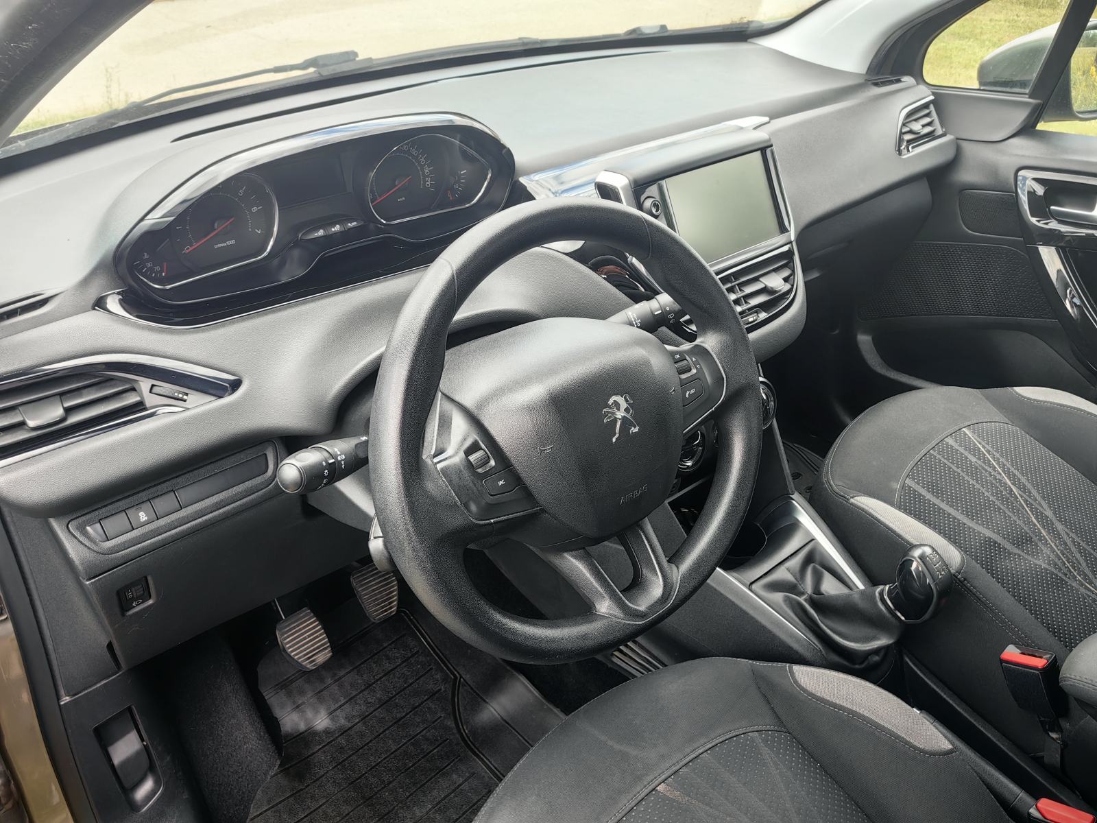 Peugeot 208 1,4 VTi, pogled izvana - slika 1
