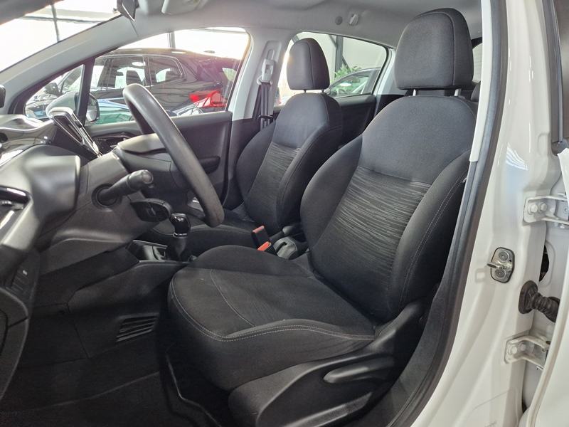 Peugeot 208 1,5 BlueHDI Active, fotografija 13