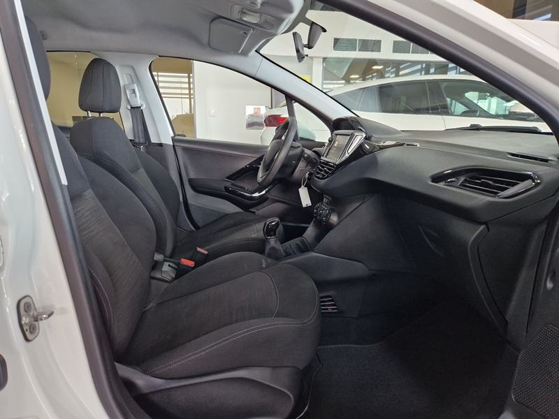 Peugeot 208 1,5 BlueHDI Active, fotografija 15
