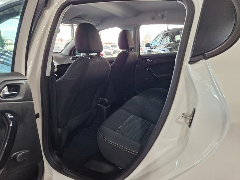 Peugeot 208 1,5 BlueHDI Active, fotografija 17