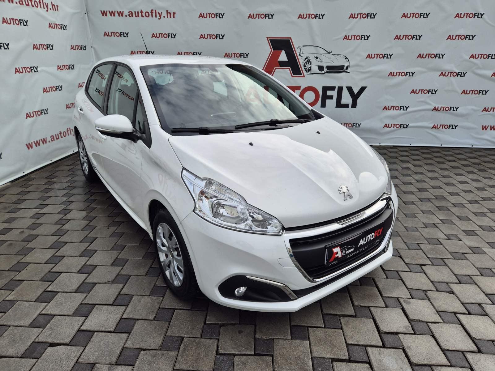 Peugeot 208 1.5 BlueHDI, HR auto, Tempomat, MF volan, u PDV-u, fotografija 3