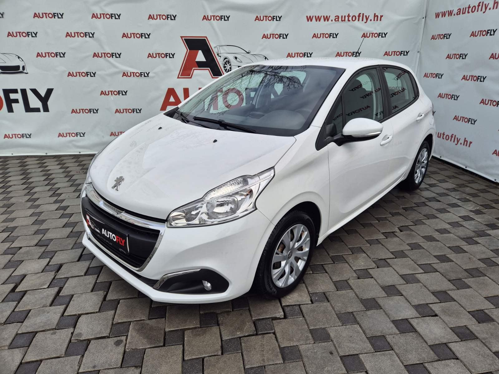 Peugeot 208 1.5 BlueHDI, HR auto, Tempomat, MF volan, u PDV-u, fotografija 9