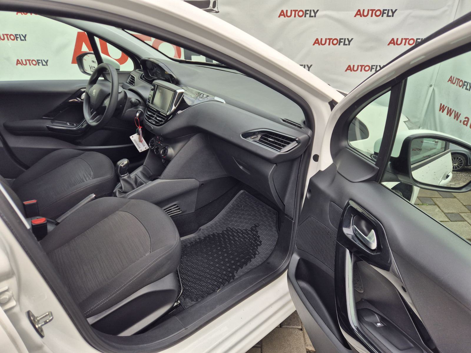 Peugeot 208 1.5 BlueHDI, HR auto, Tempomat, MF volan, u PDV-u, fotografija 13