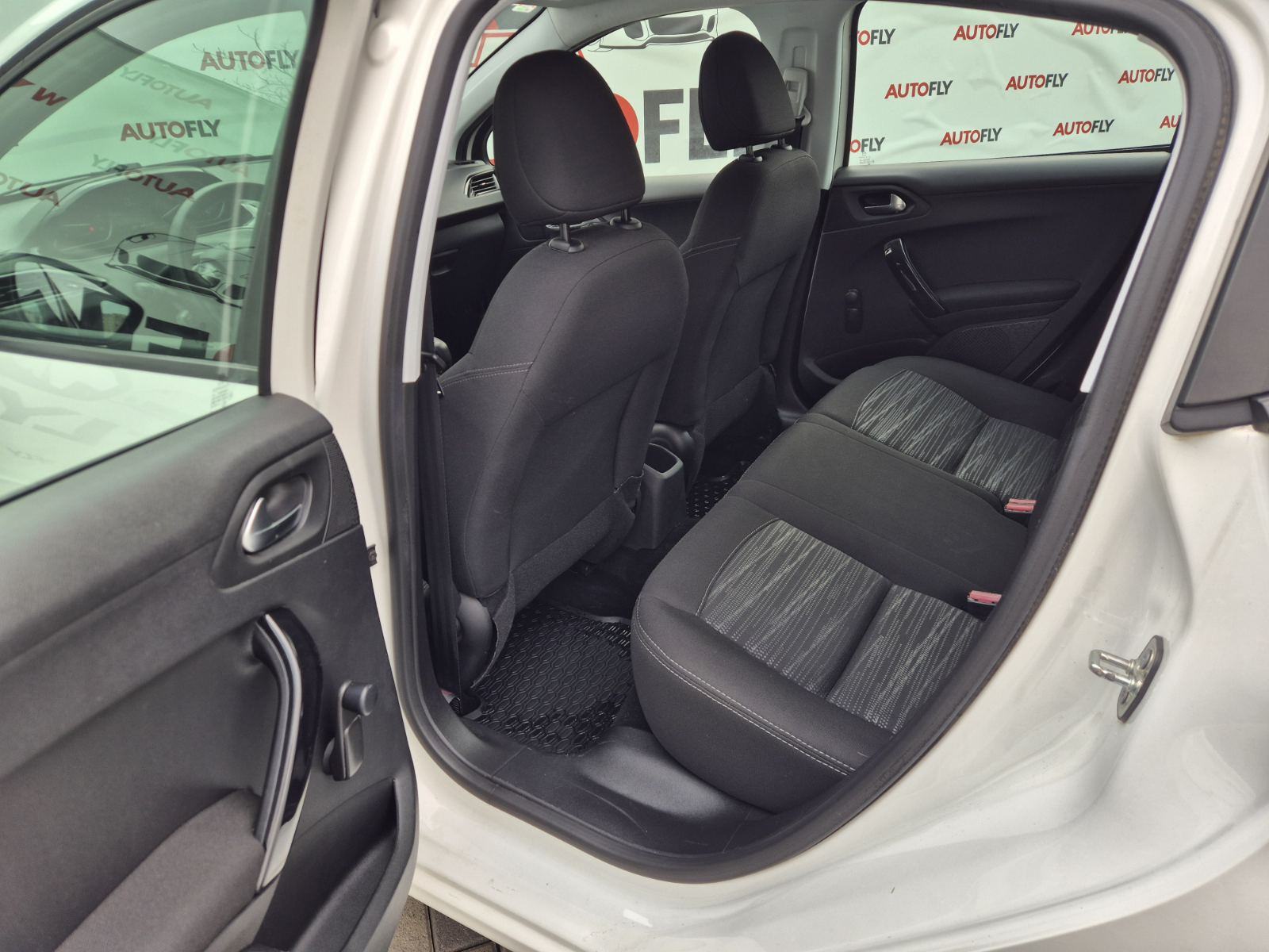 Peugeot 208 1.5 BlueHDI, HR auto, Tempomat, MF volan, u PDV-u, fotografija 14