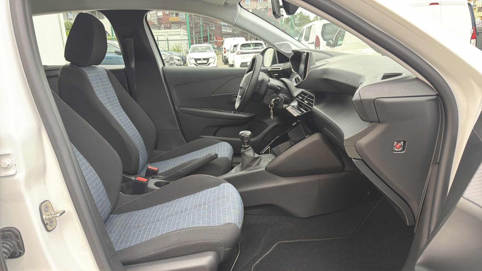 Peugeot 208 1,5 BlueHDi 100 KS * JAMSTVO 12 MJESECI, fotografija 9