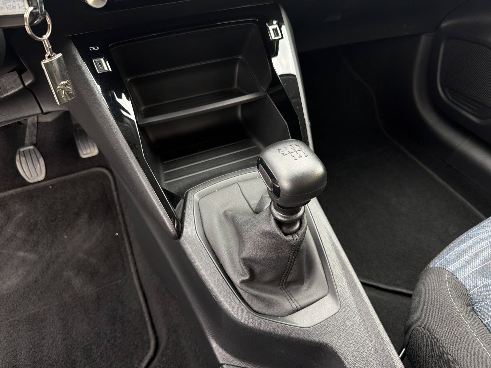 Peugeot 208 1,5 BlueHDi 100 KS * JAMSTVO 12 MJESECI, fotografija 20
