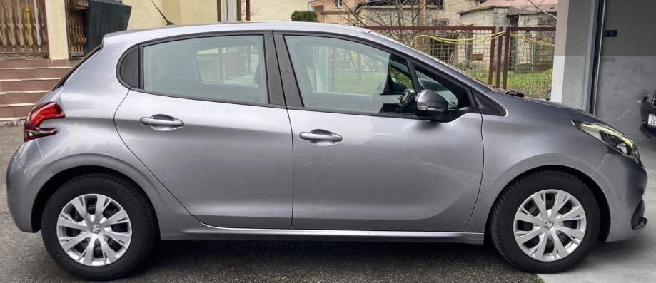 Peugeot 208 1,5 BlueHDI (veliki servis-TOP), fotografija 2