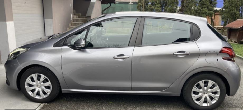 Peugeot 208 1,5 BlueHDI (veliki servis-TOP), fotografija 3