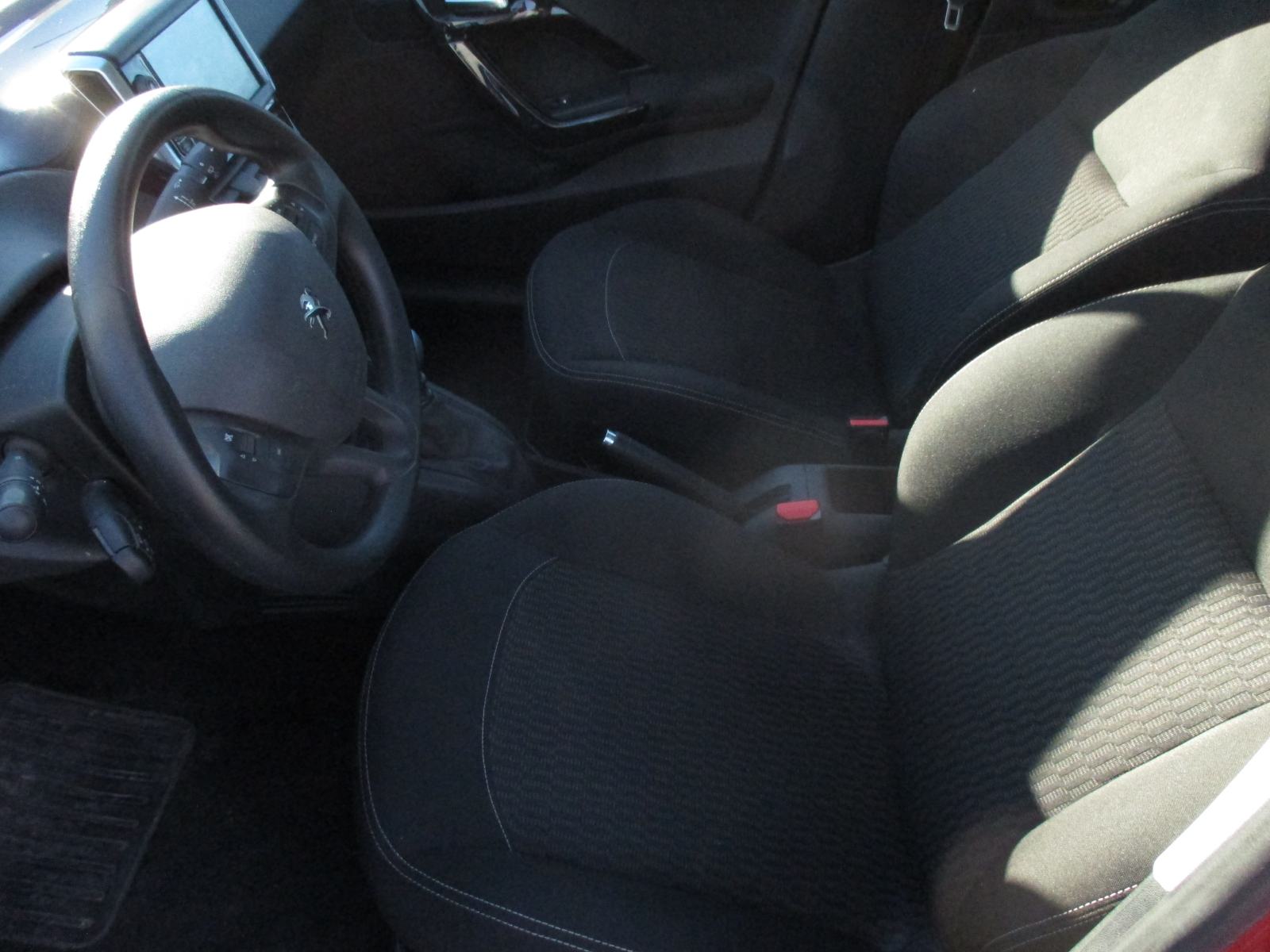 Peugeot 208 1,5 BlueHDI, fotografija 5