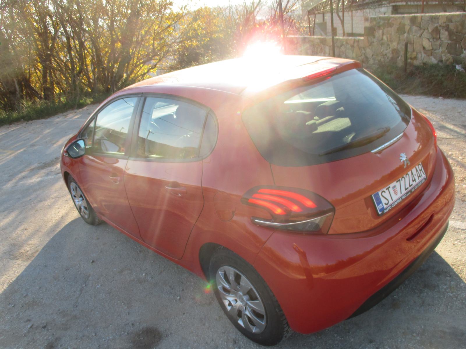 Peugeot 208 1,5 BlueHDI, fotografija 8