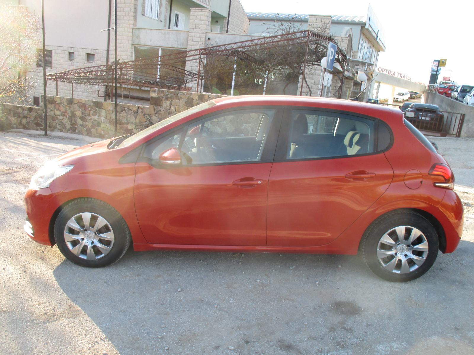 Peugeot 208 1,5 BlueHDI, fotografija 10