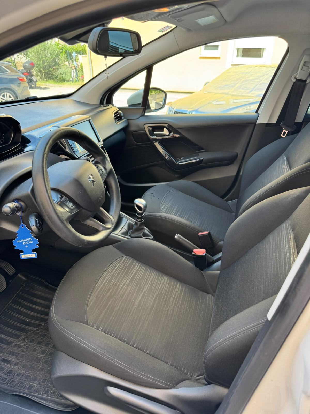 Peugeot 208 1,5 BlueHDI, fotografija 8