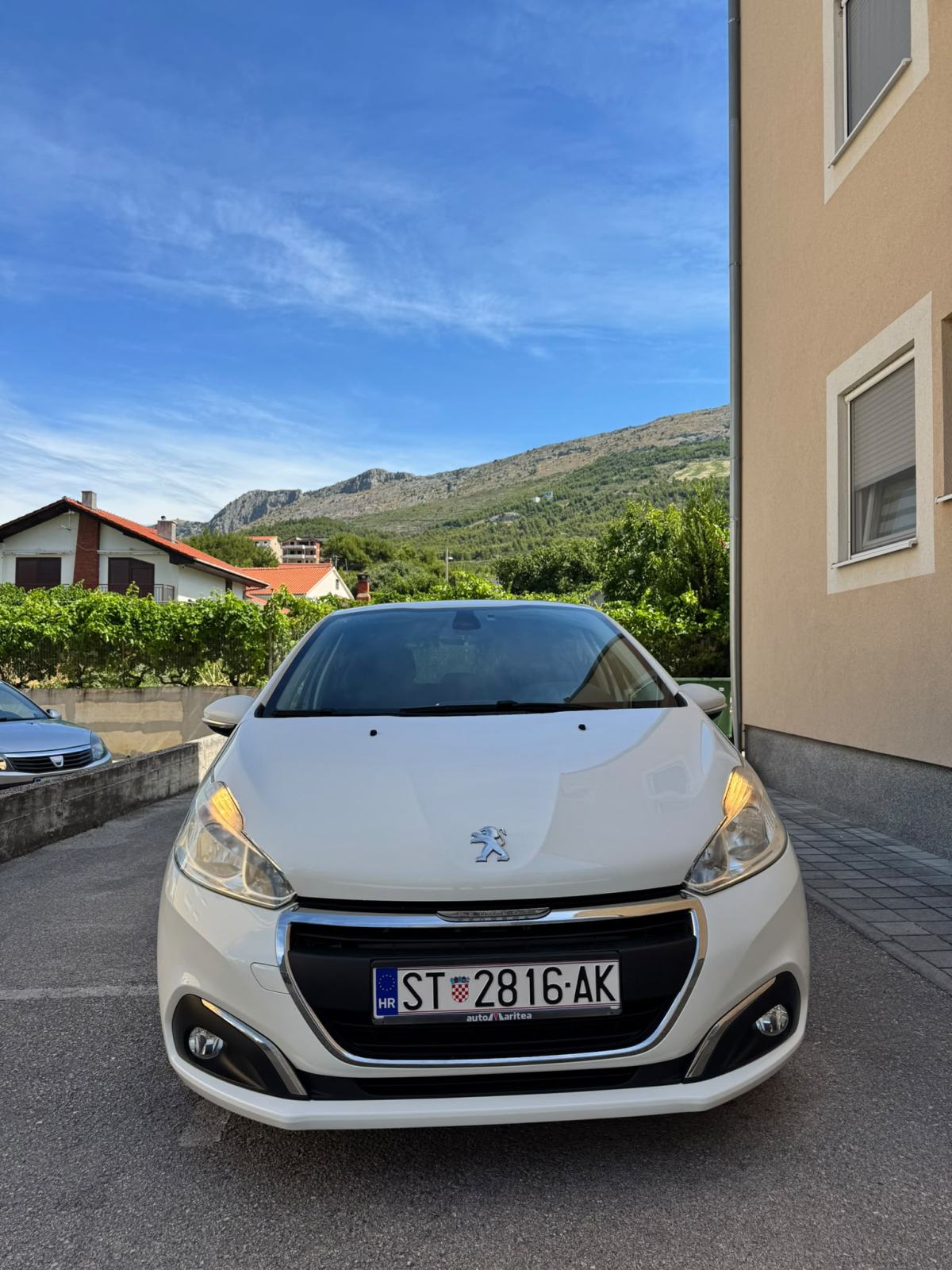 Peugeot 208 1,5 BlueHDI, fotografija 4