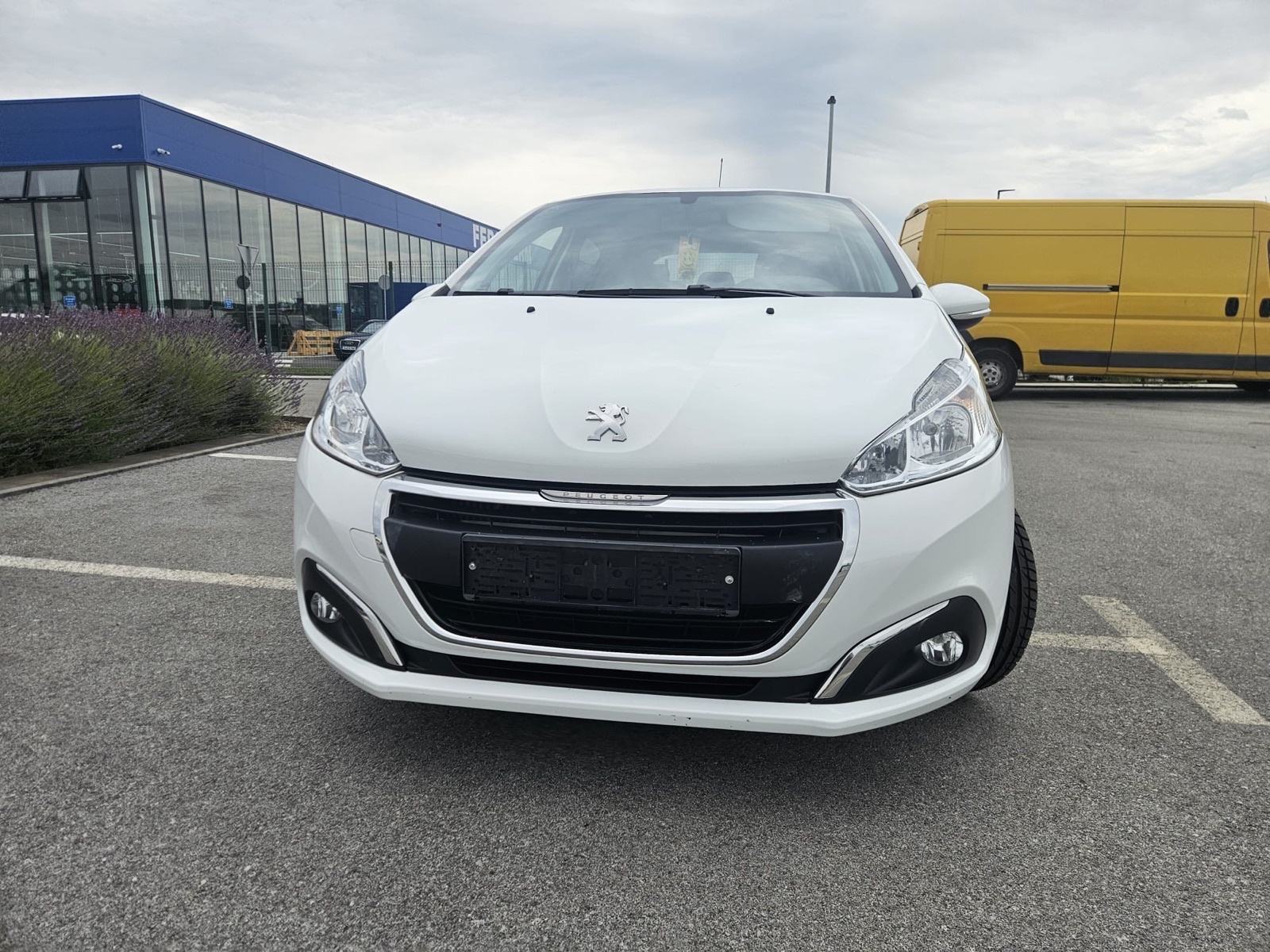 Peugeot 208 1,5 BlueHDI, fotografija 3