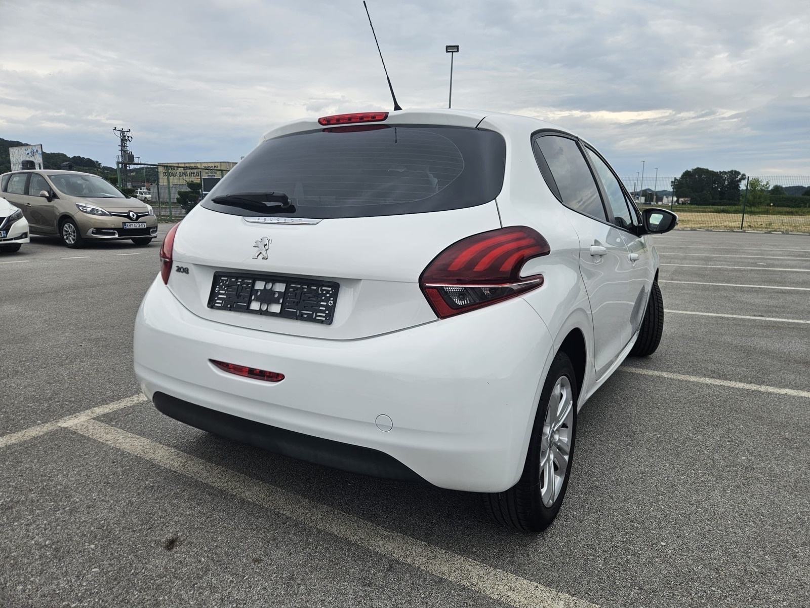 Peugeot 208 1,5 BlueHDI, fotografija 7