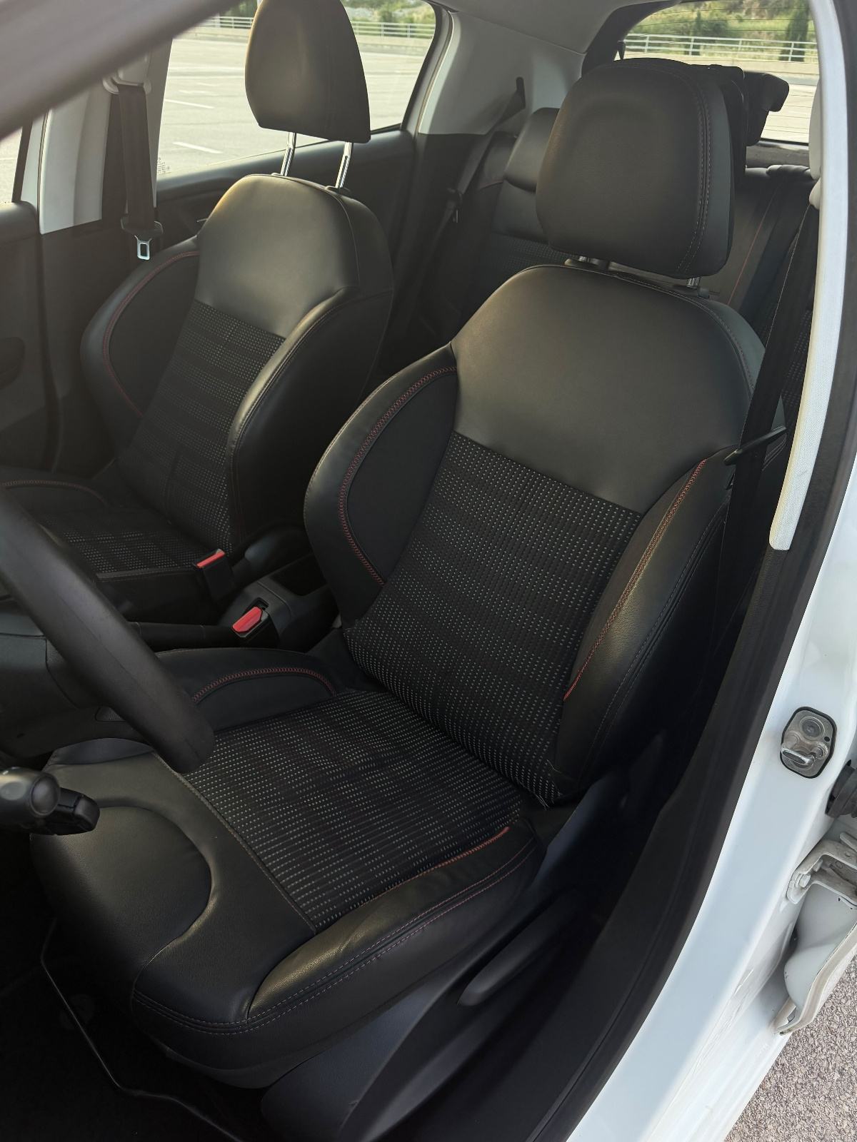 Peugeot 208 1,5 BlueHDI, fotografija 8
