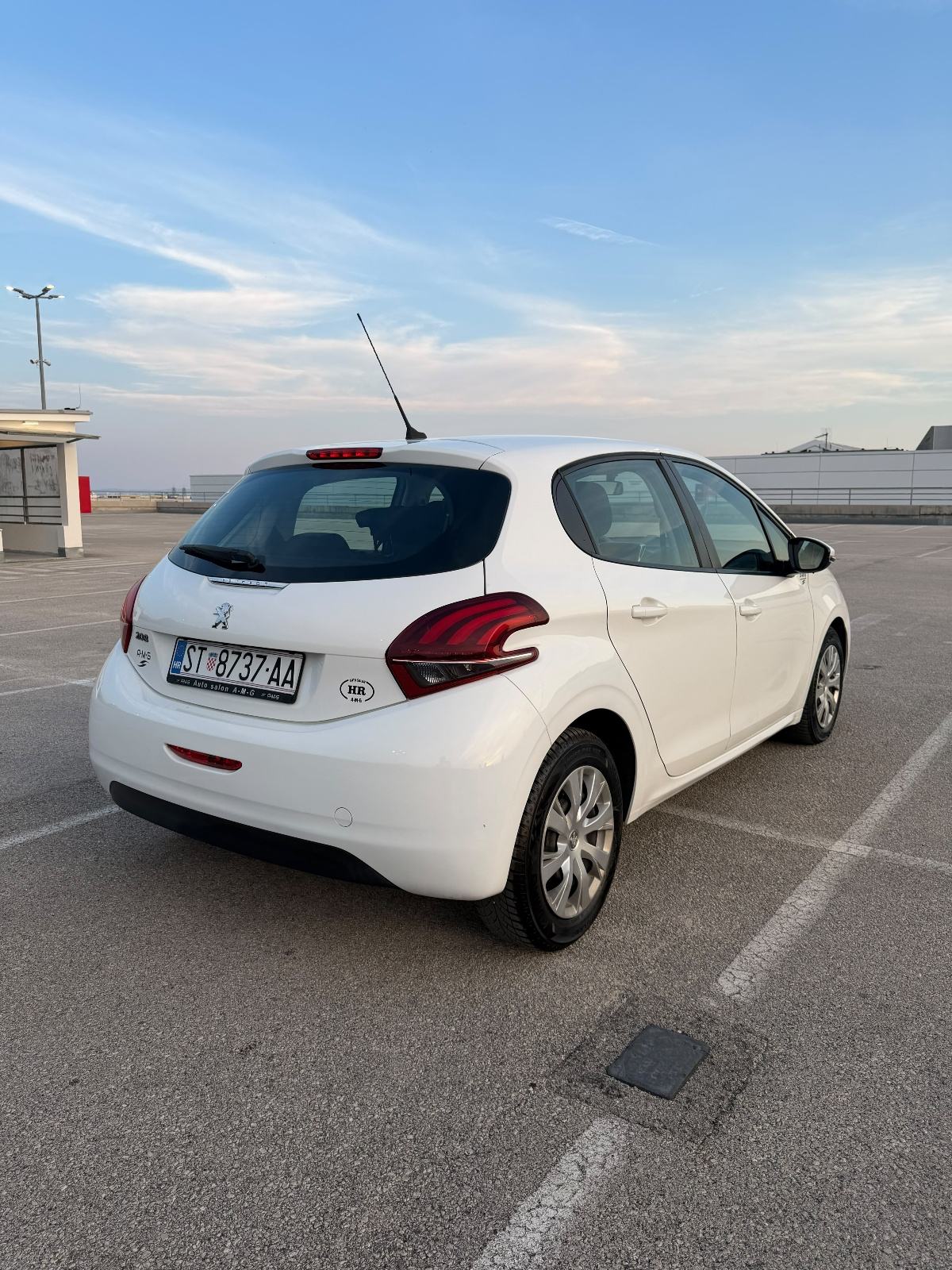 Peugeot 208 1,5 BlueHDI, fotografija 5