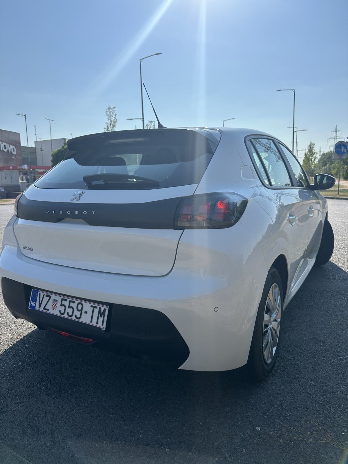 Peugeot 208 1,5 BlueHDI, fotografija 5