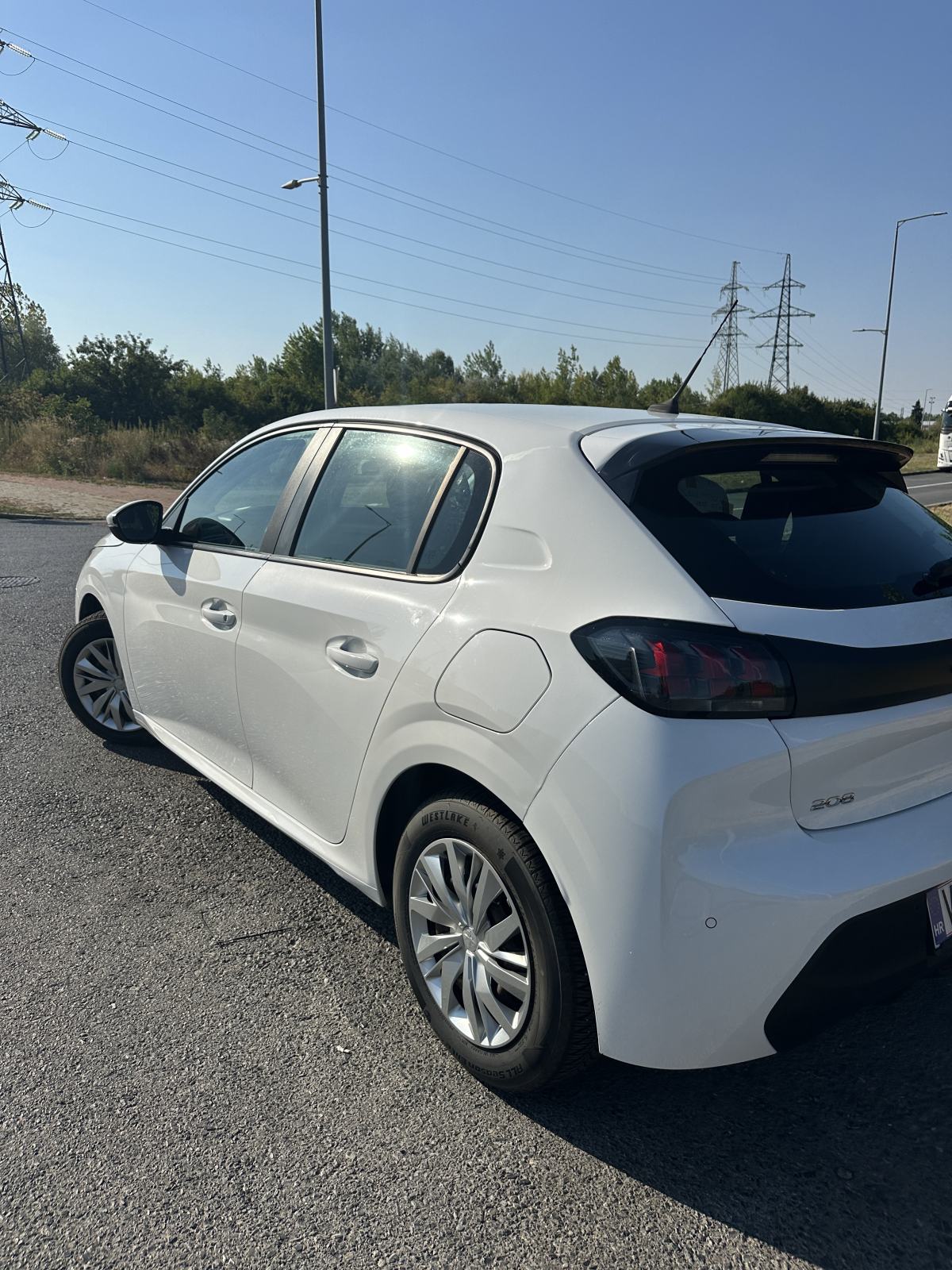 Peugeot 208 1,5 BlueHDI, fotografija 7