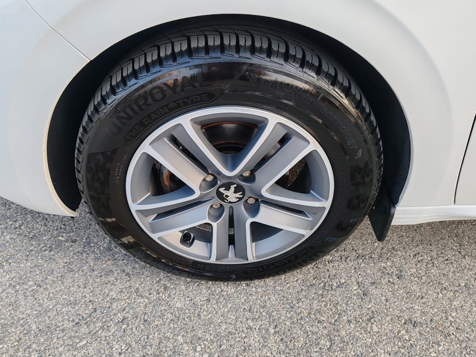 Peugeot 208 1,6 BlueHDi, 2016 G, 104000KM, KARTICE DO 36 RATA, fotografija 8