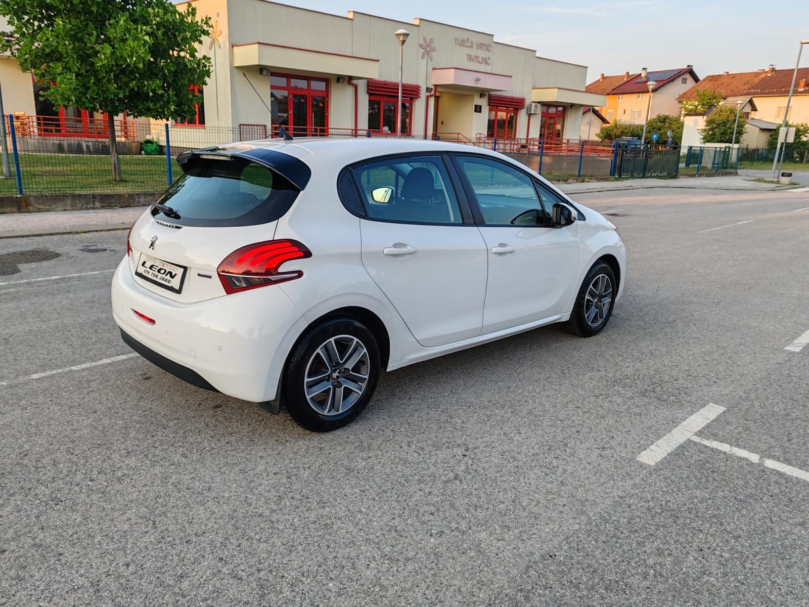 Peugeot 208 1,6 BlueHDi, 2016 G, 104000KM, KARTICE DO 36 RATA, fotografija 4