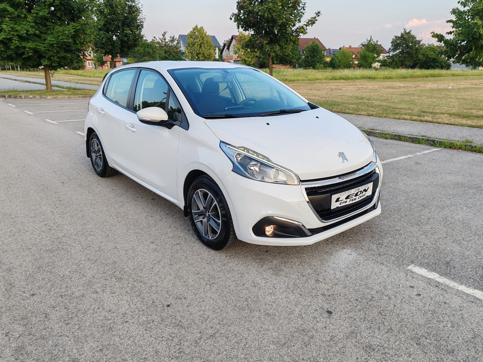 Peugeot 208 1,6 BlueHDi, 2016 G, 104000KM, KARTICE DO 36 RATA, fotografija 3