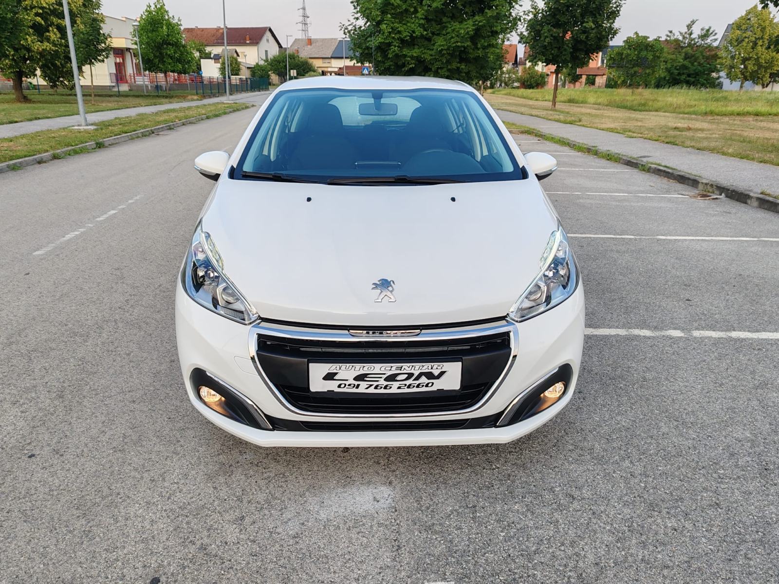 Peugeot 208 1,6 BlueHDi, 2016 G, 104000KM, KARTICE DO 36 RATA, fotografija 2
