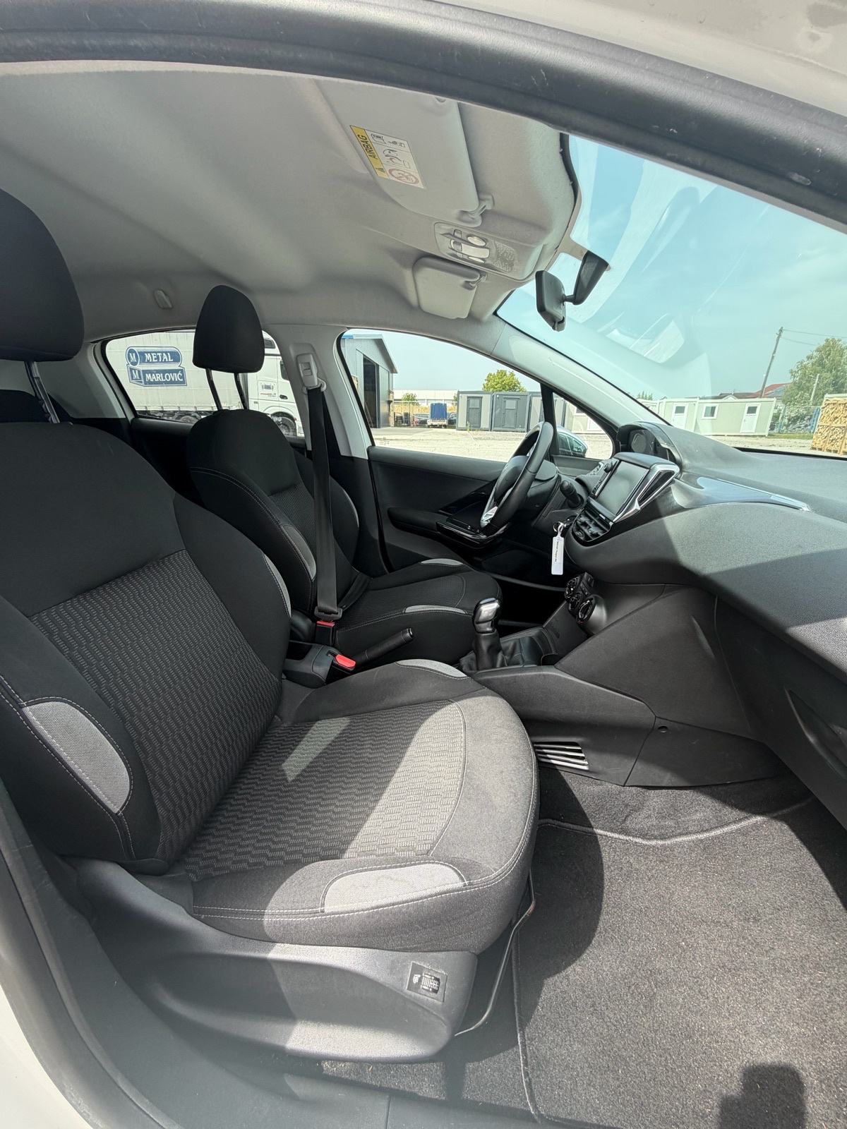 Peugeot 208 Style 1,6 eHDi 2016, fotografija 15