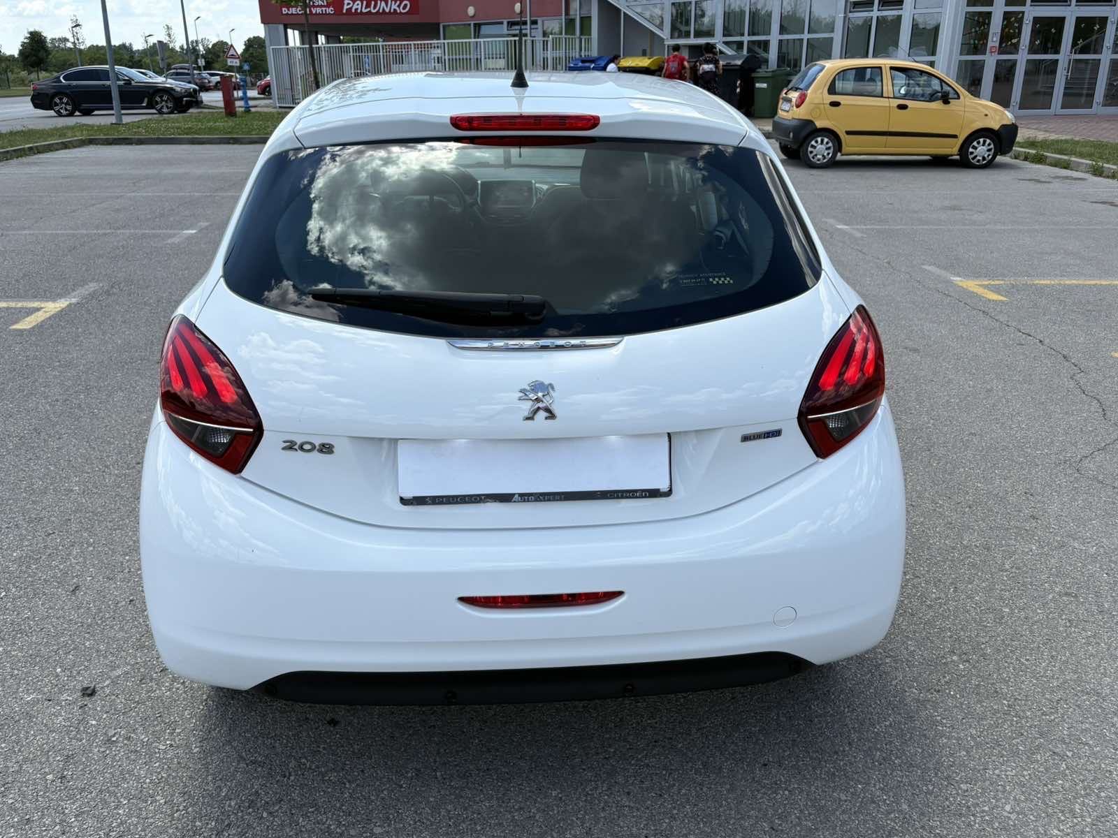 Peugeot 208 1,6 BlueHDi klima,park.senzori…ZAMJENA…K NOVI, fotografija 7