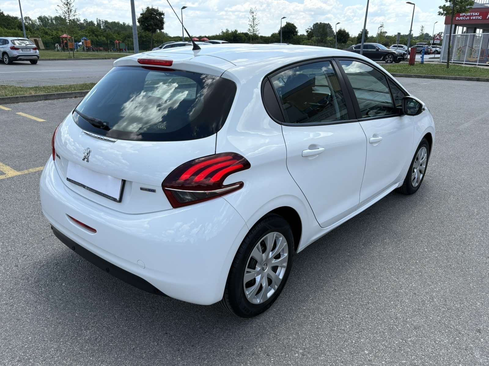 Peugeot 208 1,6 BlueHDi klima,park.senzori…ZAMJENA…K NOVI, fotografija 8