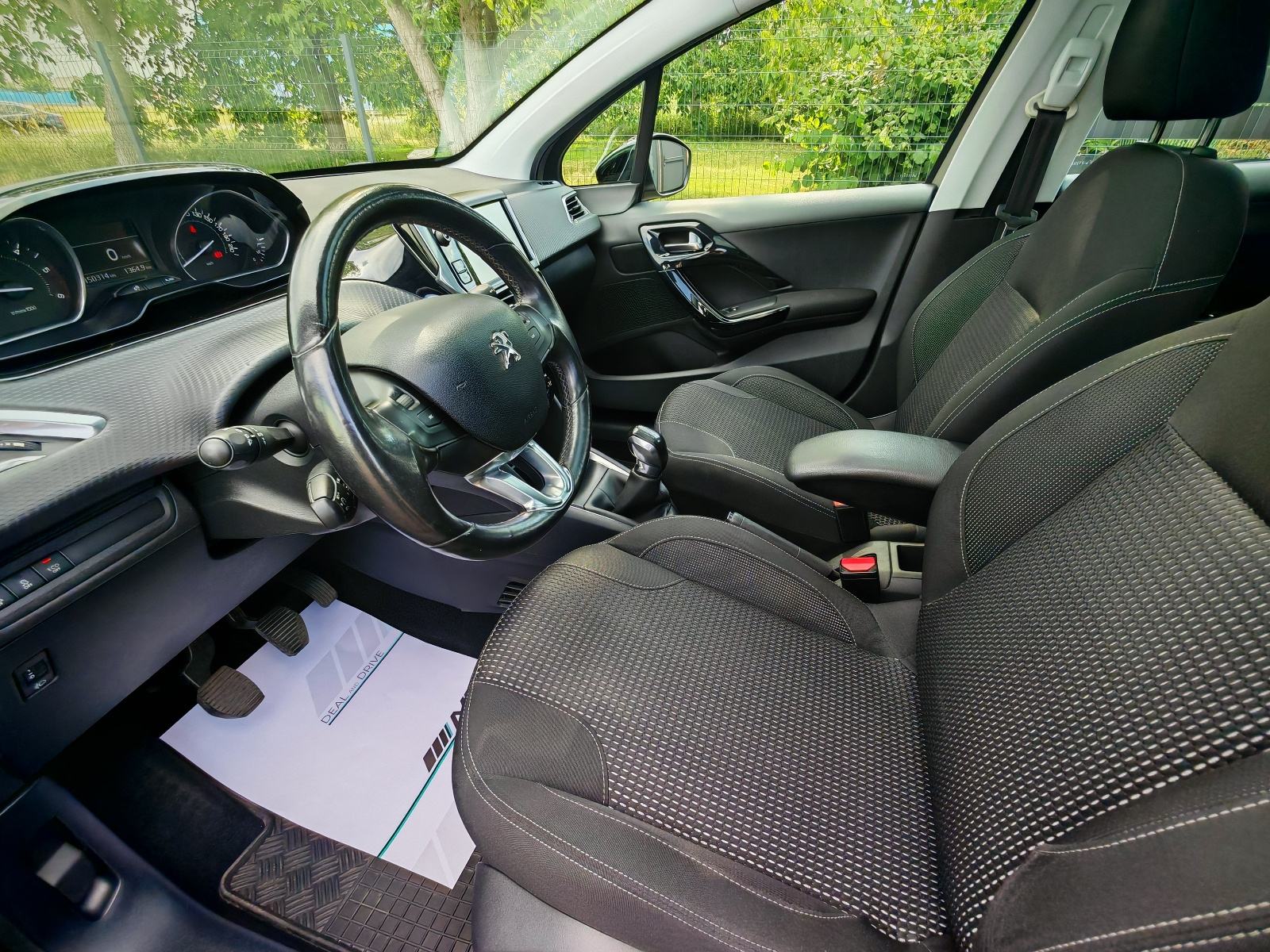 Peugeot 208 1,6 BlueHDi *reg.01/2027*, fotografija 12
