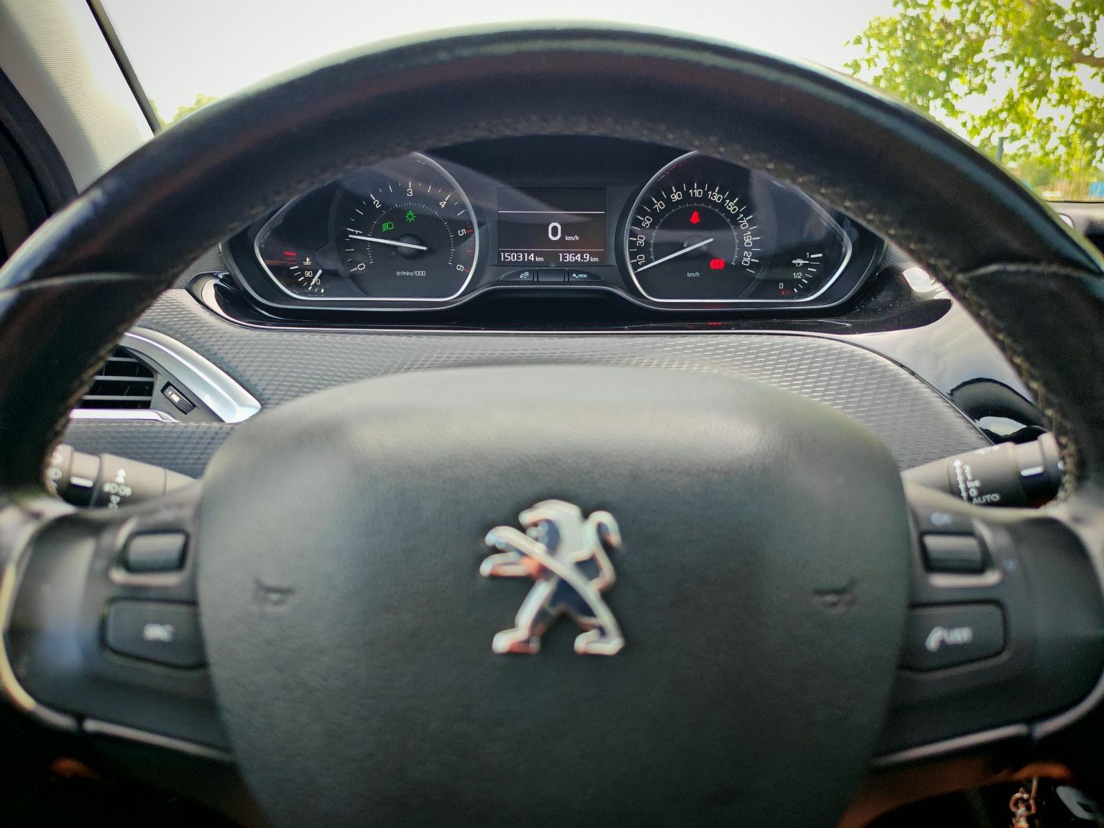 Peugeot 208 1,6 BlueHDi *reg.01/2027*, fotografija 17