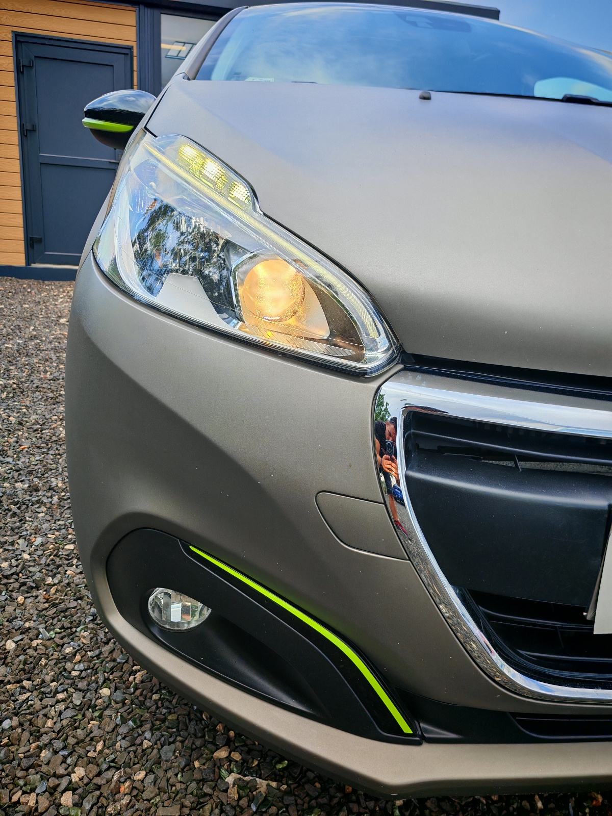 Peugeot 208 1,6 BlueHDi *reg.01/2027*, fotografija 4