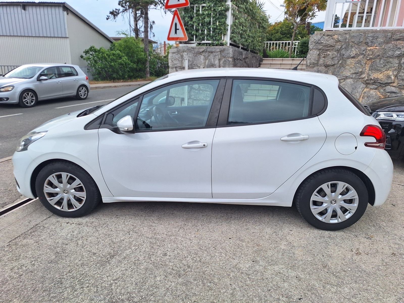 Peugeot 208 1,6 BlueHDi, fotografija 6