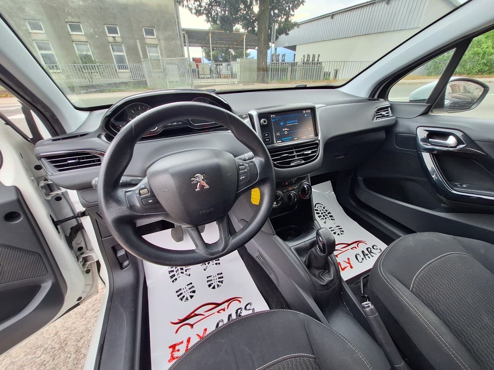 Peugeot 208 1,6 BlueHDi, fotografija 13