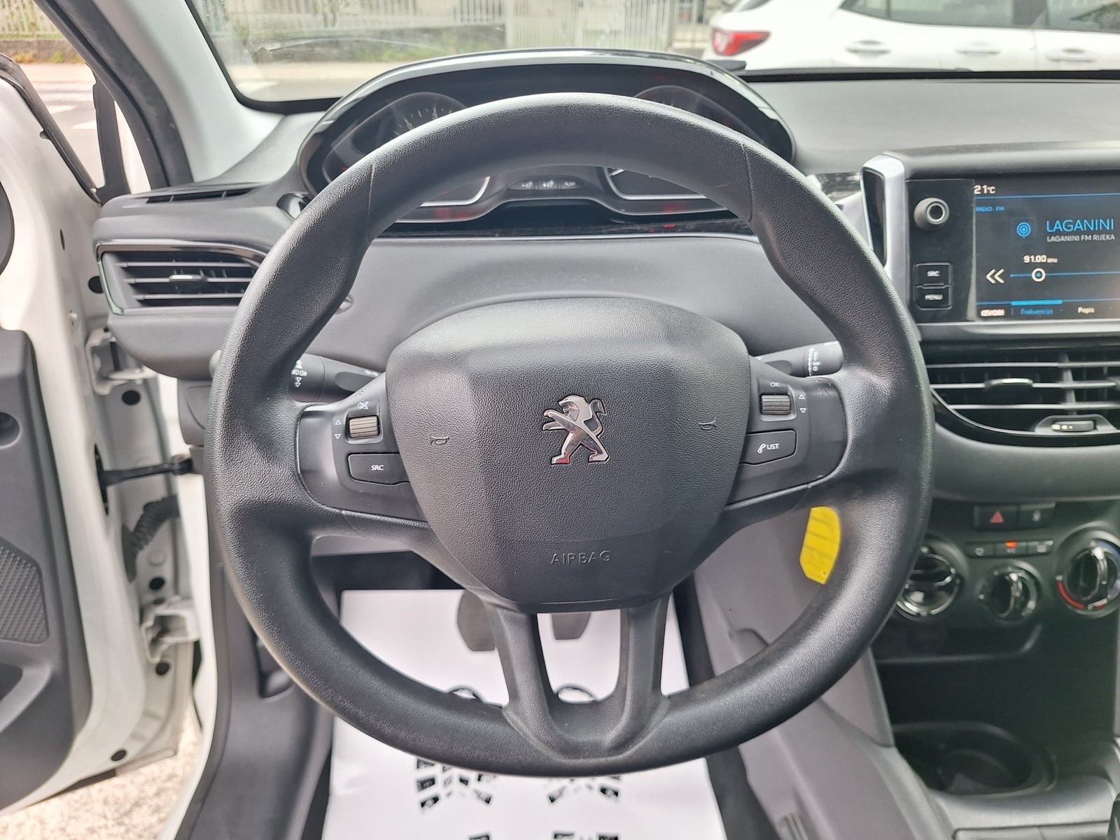 Peugeot 208 1,6 BlueHDi, fotografija 19