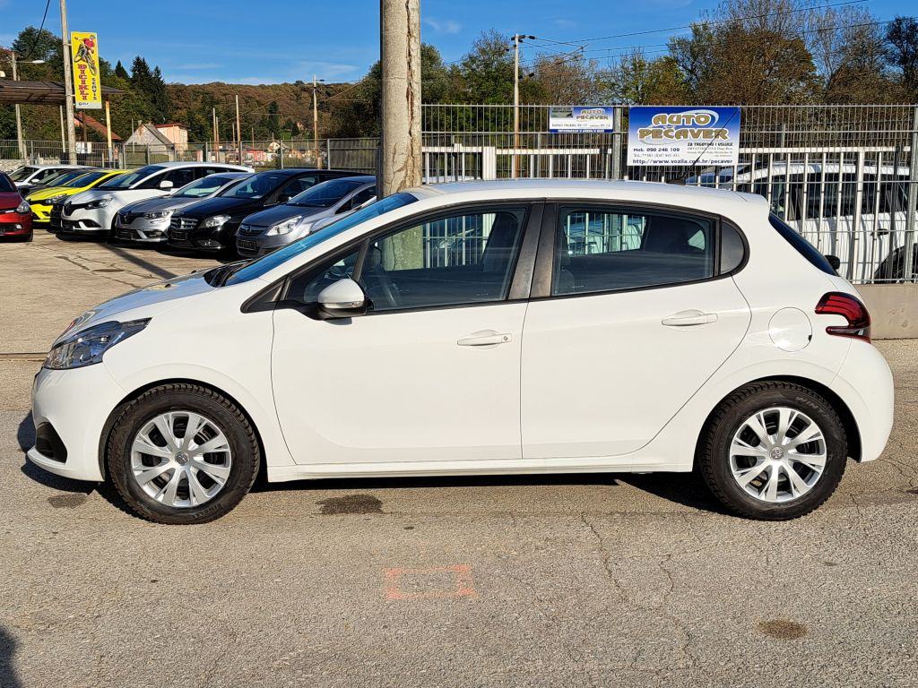 Peugeot 208 1,6 BlueHDi, fotografija 3