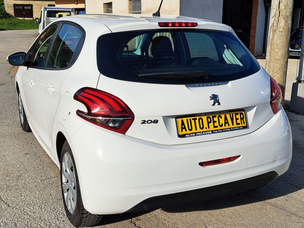 Peugeot 208 1,6 BlueHDi, fotografija 5