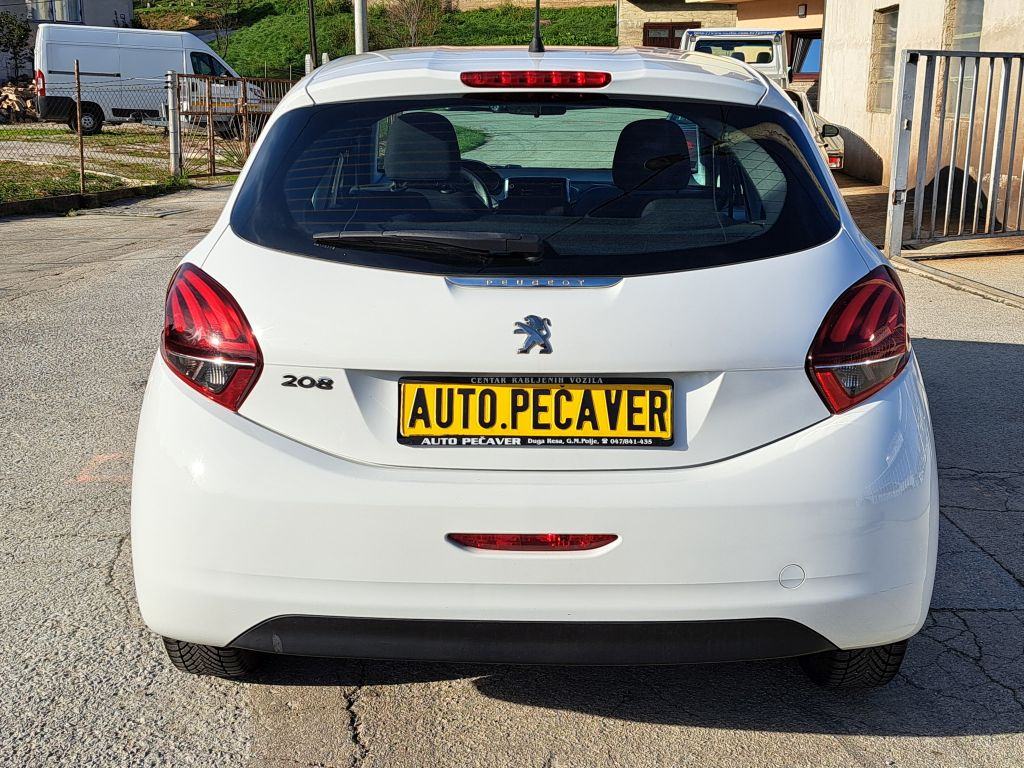 Peugeot 208 1,6 BlueHDi, fotografija 7