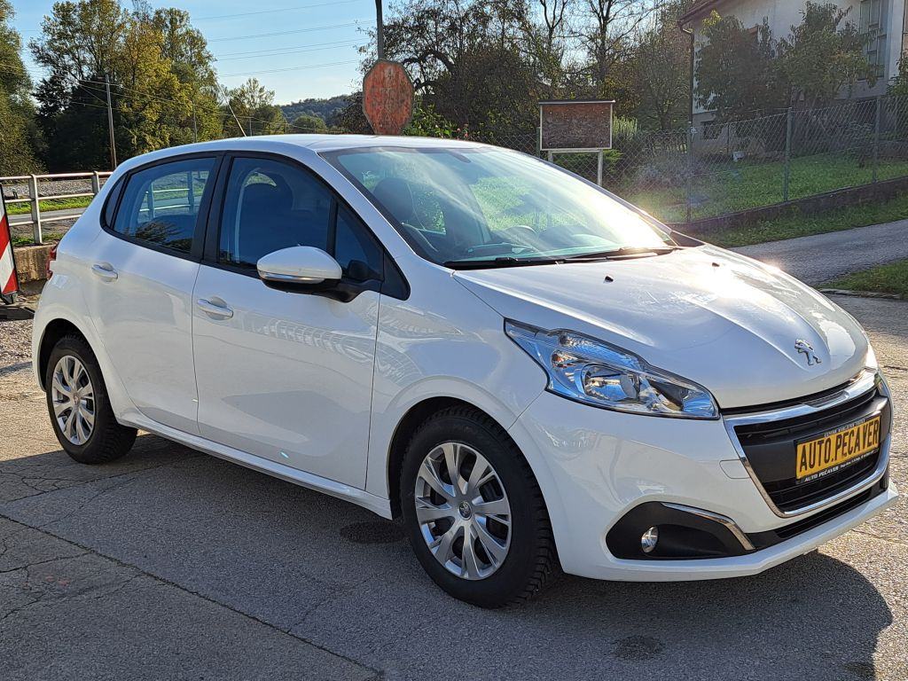 Peugeot 208 1,6 BlueHDi, fotografija 8