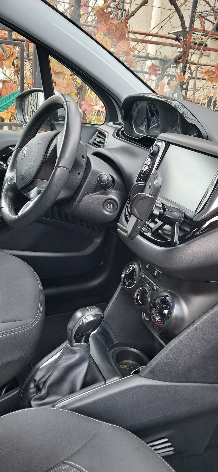Peugeot 208 1,6 BlueHDi,PRILIKA, fotografija 11