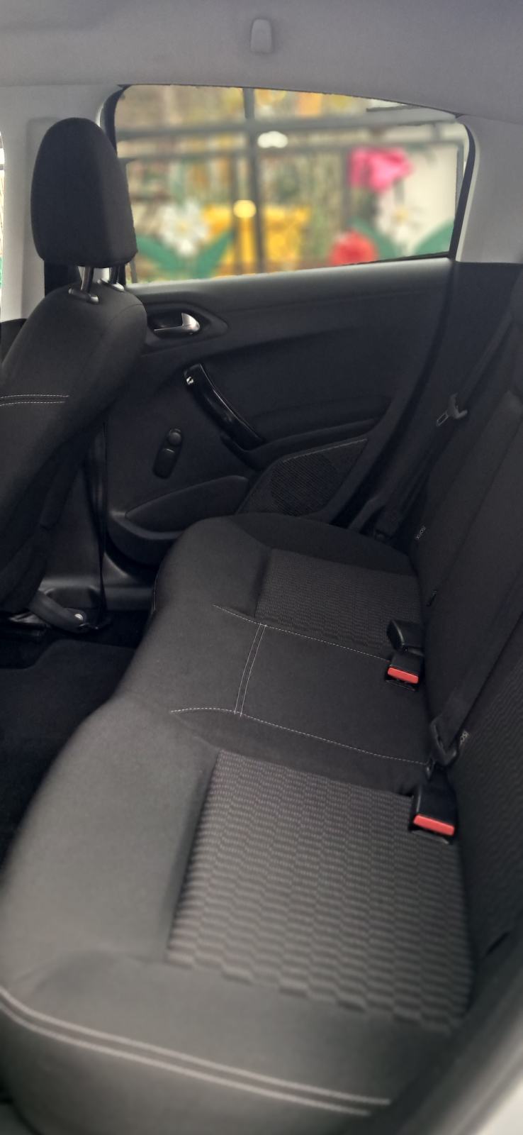 Peugeot 208 1,6 BlueHDi,PRILIKA, fotografija 19