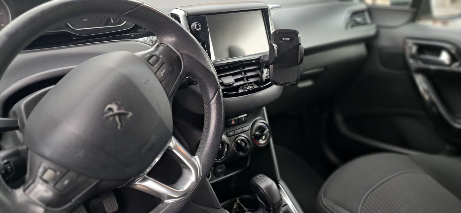 Peugeot 208 1,6 BlueHDi,PRILIKA, fotografija 13