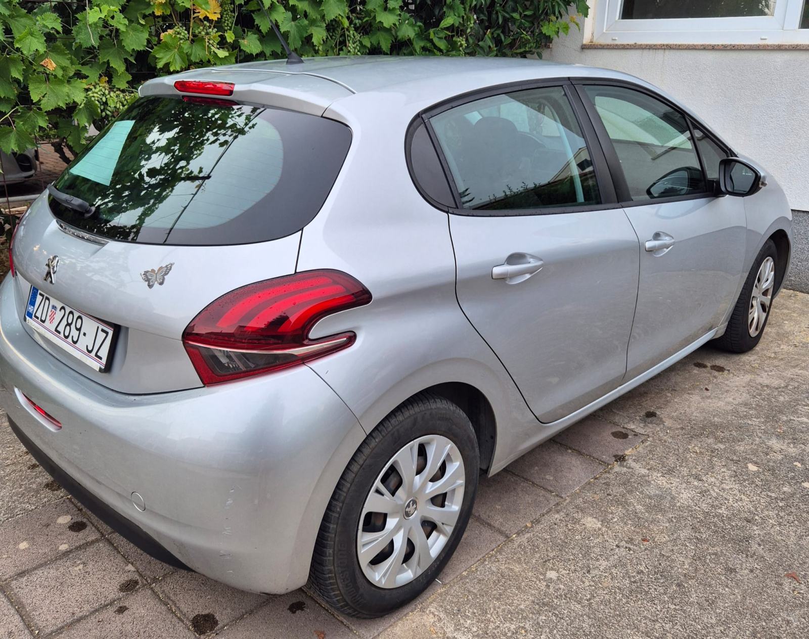 Peugeot 208 1,6 BlueHDi, fotografija 2