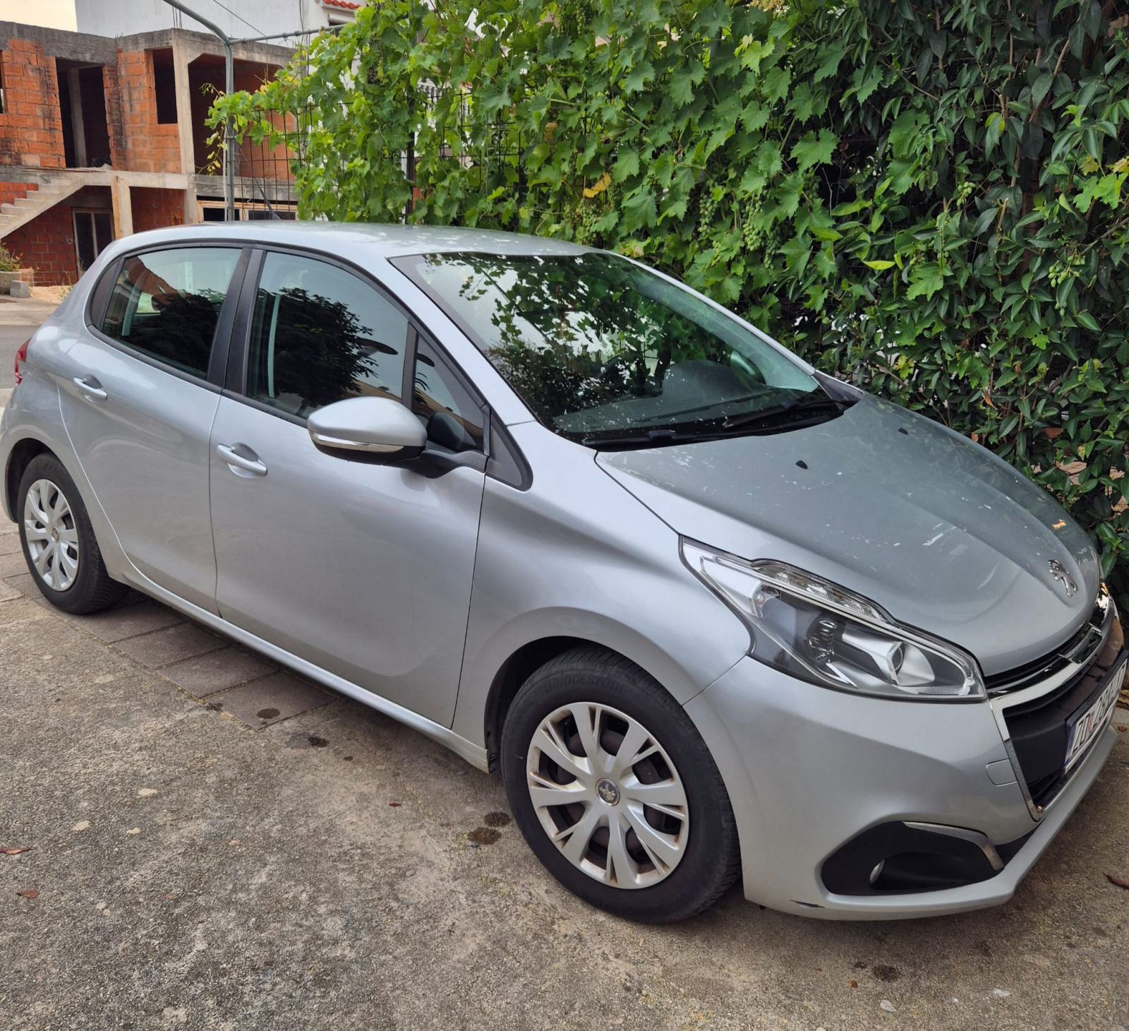 Peugeot 208 1,6 BlueHDi, fotografija 4