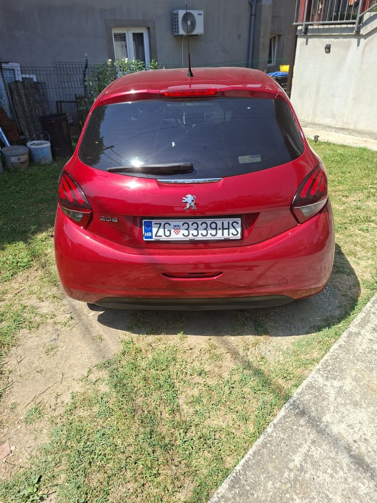 Peugeot 208 1,6 BlueHDi, fotografija 2