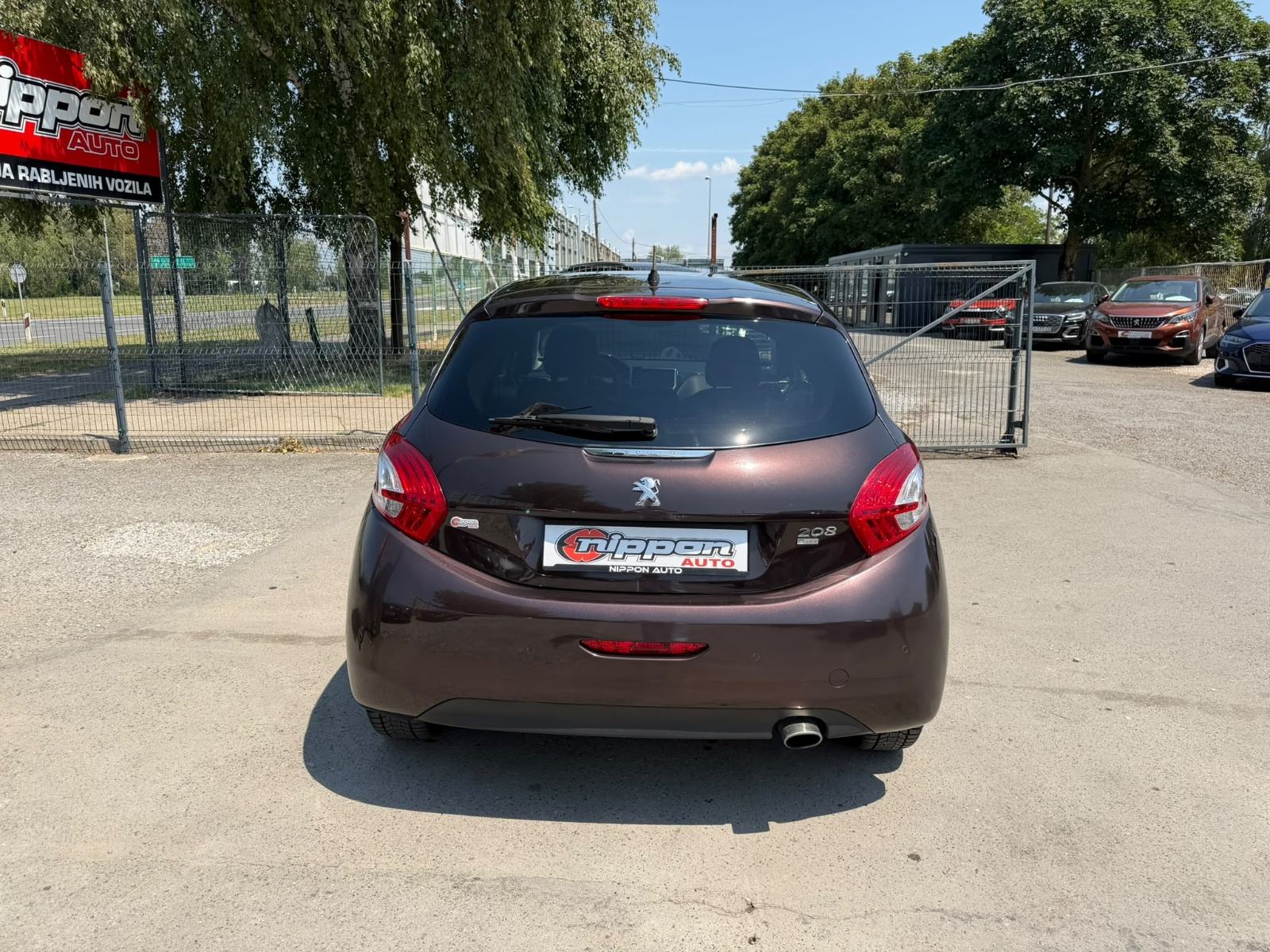 Peugeot 208 1,6 e-HDi - NAVI - KLIMA - TEMPOMAT - REGISTRIRAN, fotografija 5
